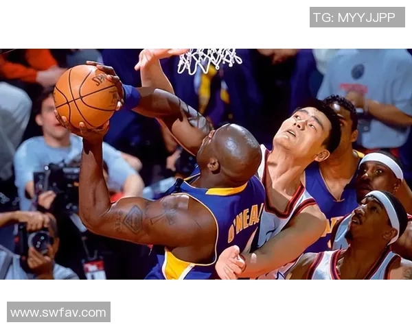 阿泰斯特与姚明的精彩盖帽对决引发篮球迷热议