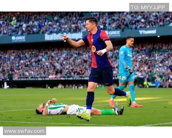 世界杯焦点战巴萨与里昂激战成和红牌争议引发全场热议分析